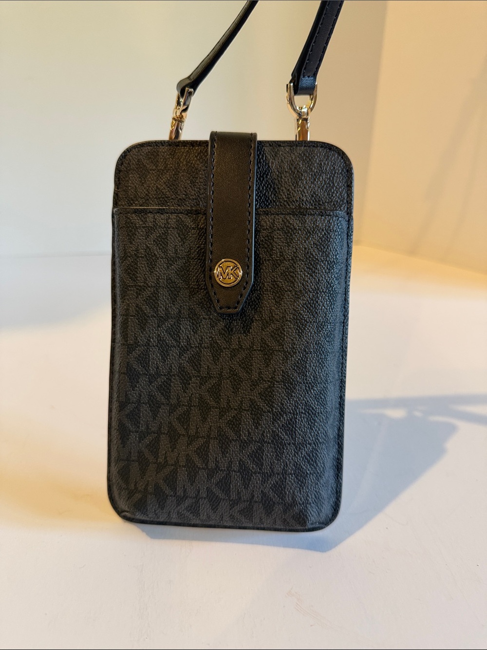 Michael Kors Black Signature Jet Set Travel Crossbody Phone Pouch NEW